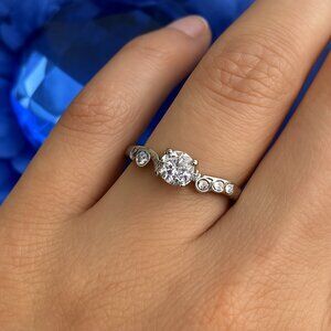 18K Silver Plated CZ Cluster Accent Fashion Ring – Size 9 New